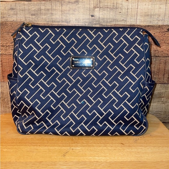 Tommy Hilfiger bag - Picture 2 of 9